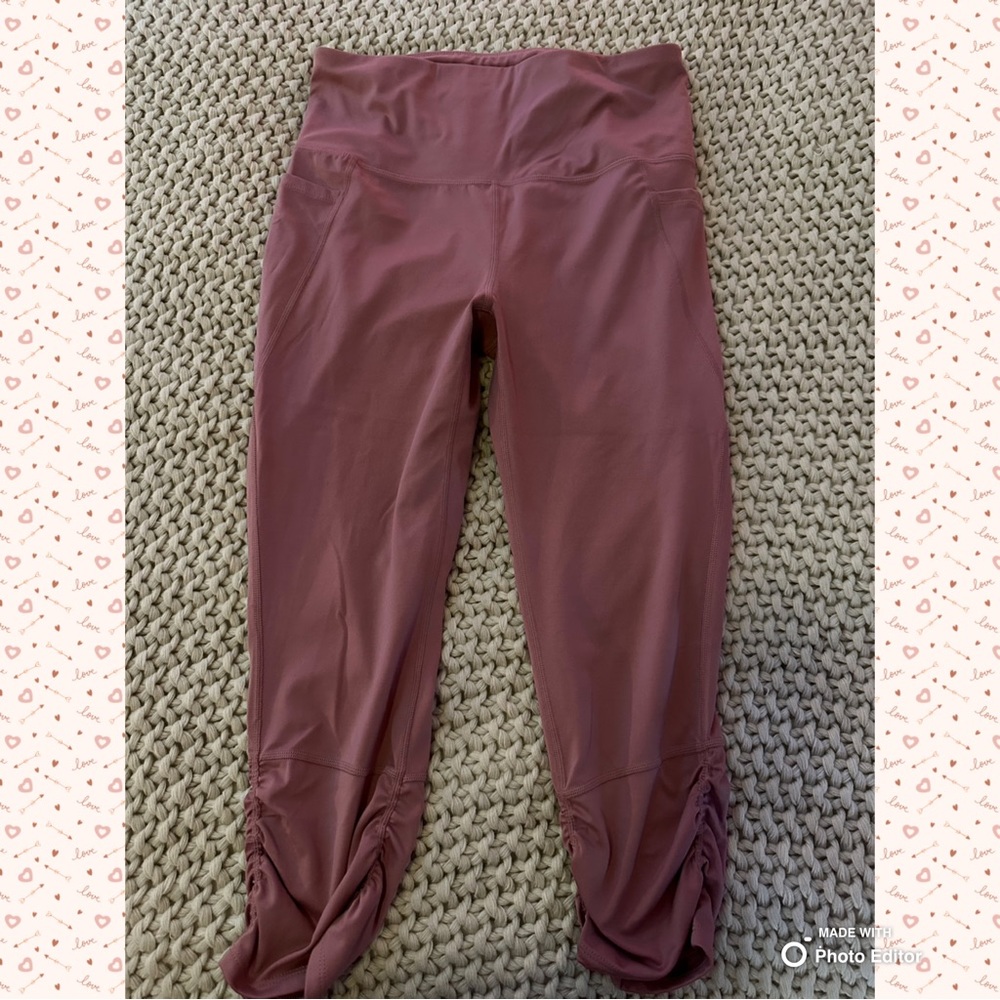 All In Motion pink capri leggings